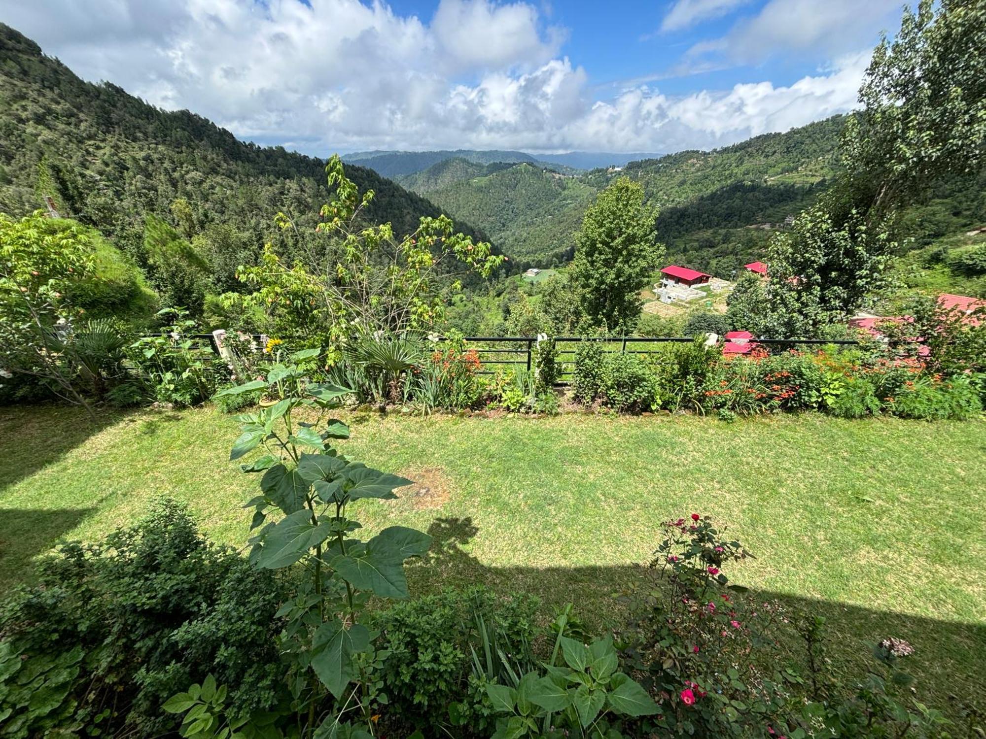 Indus Valley Mukteshwar Villa Exteriör bild